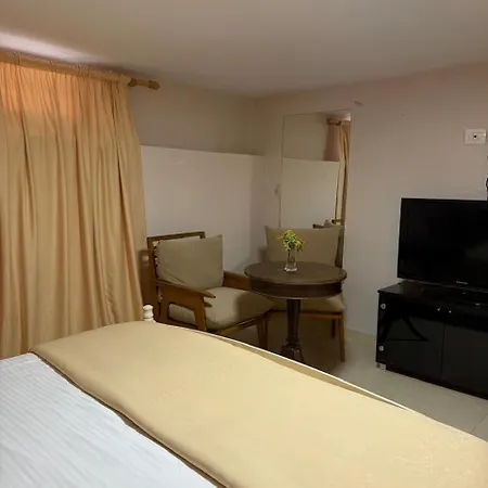 Hotelvila 22 Hotell Tirana