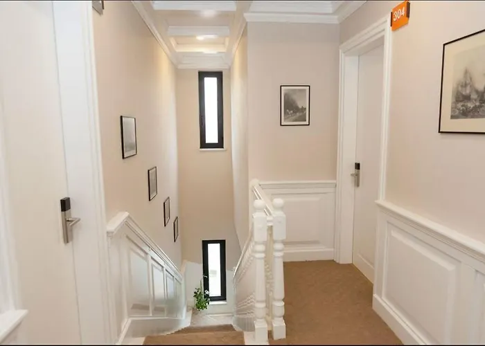 Hotelvila 22 4* تيرانا